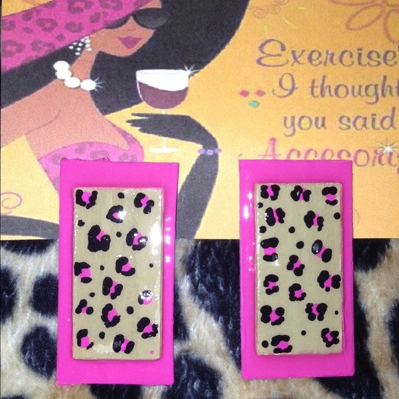 💕Bundled earrings for @prettiposh