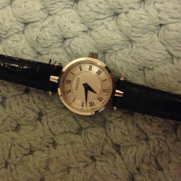 Authentic Vintage Gucci Watch - Picture 3 of 4