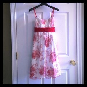 White and Red Summer Sundress, size 13 (juniors)