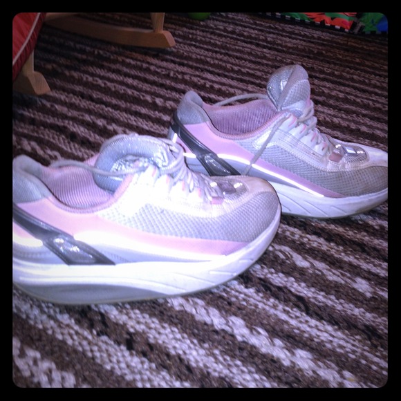 MBT barefoot trainers
