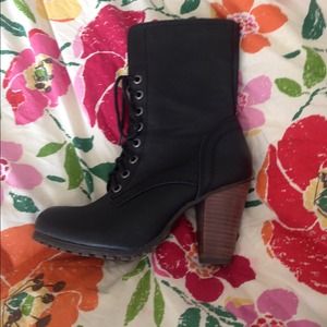 Steve Madden booties size 5.5