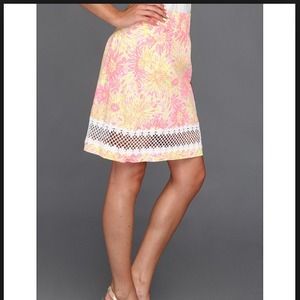 Lilly Pulitzer corrie skirt worn once has pockets
