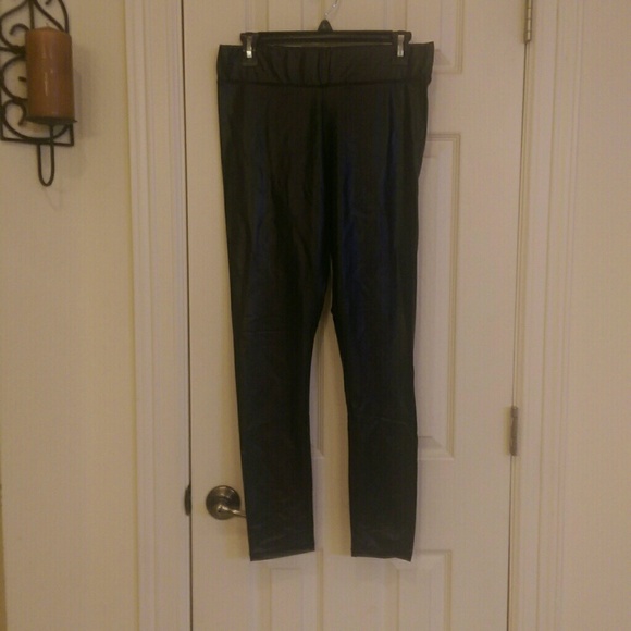 Sexy faux leather leggings!