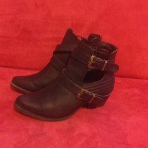 Ankle boots