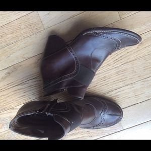 Brown leather Boots