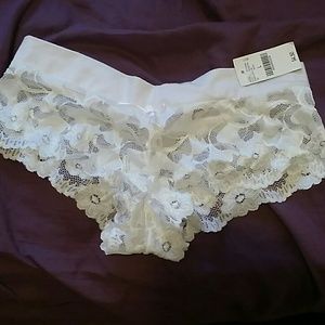 *SOLD IN BUNDLE* White lace panties