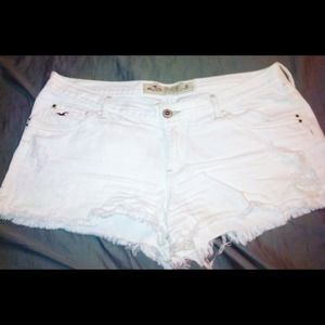🌸Hollister Distressed White Shorts🌸