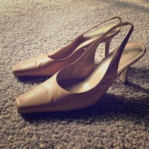 Karen Scott strappy heels