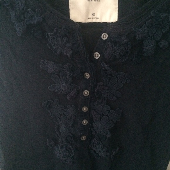 Abercrombie and Fitch flower shirt - Picture 2 of 2