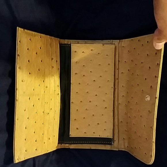 GUESS wallets - Picture 2 of 4