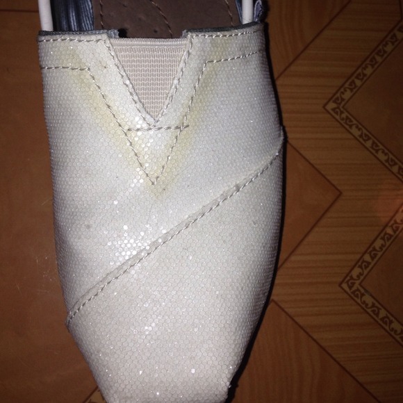 Toms white shoes - Picture 3 of 3