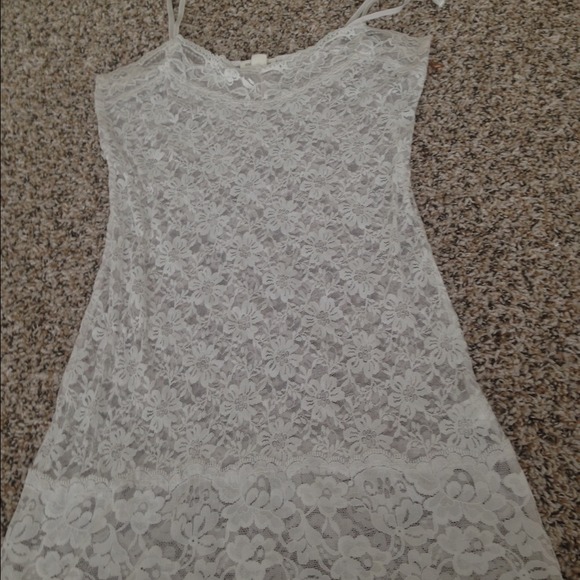 ⭐️NEW⭐️ white lace tank top