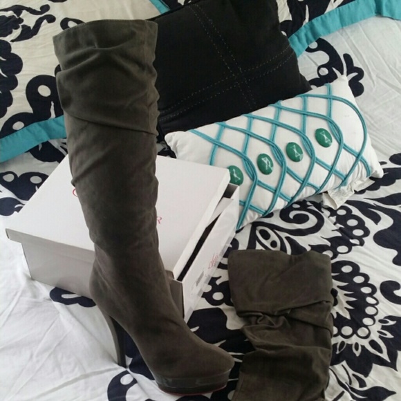 REDUCED: Grey Suede Boots