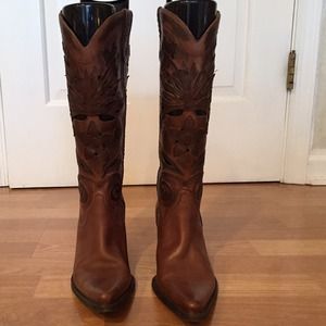 Beautiful Brown leather cowboy boots