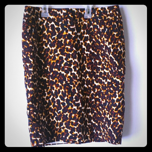 Leopard print business skirt w/ pockets!