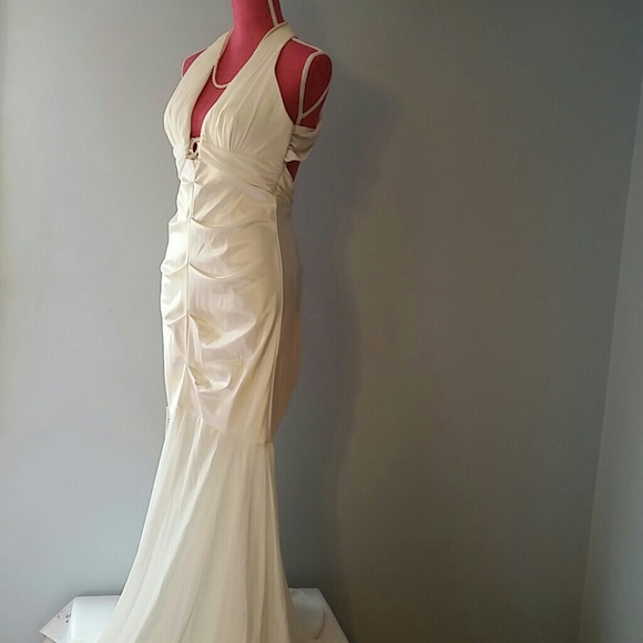 Cache Dresses & Skirts - Cache White Gown NWT💙💜💛💕💚💛💙