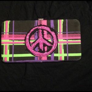 Fashion Express Peace sign snap wallet