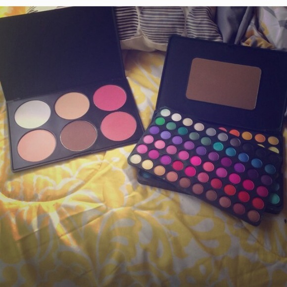 BH Cosmetics Other - BH cosmetics bundle for shadows, blush/contour