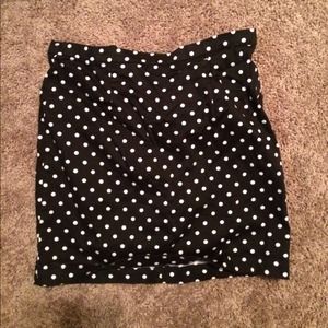 Black and white polka dot mini
