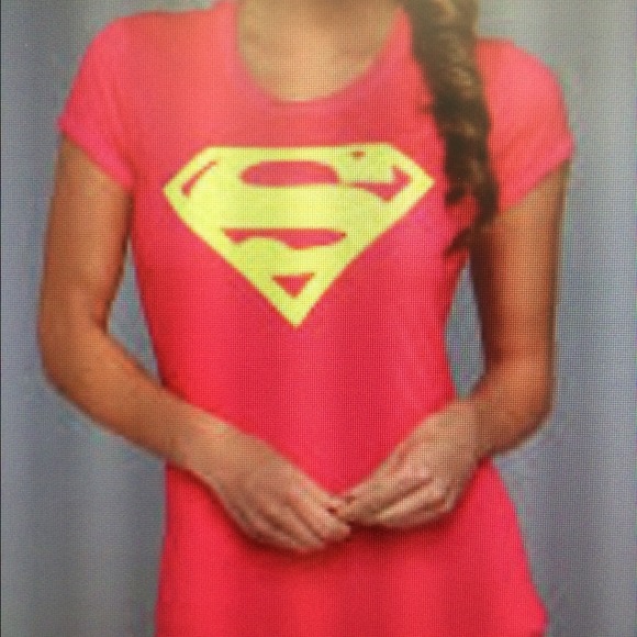 Women Under Armour Fitted Alter Ego Superman .
