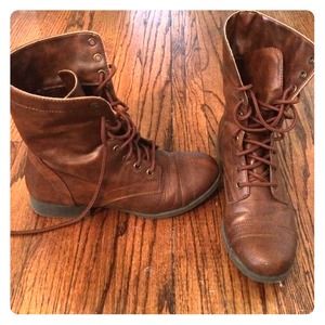 🎅❄️Brown Combat boots❄️🎅