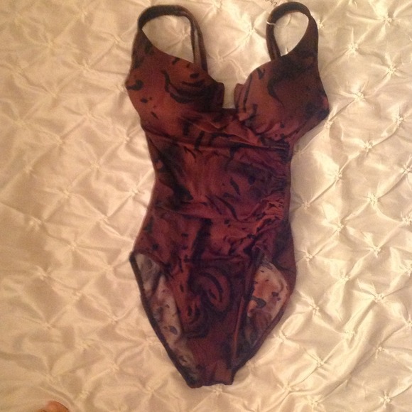 Miraclesuit one piece bathing suit👙