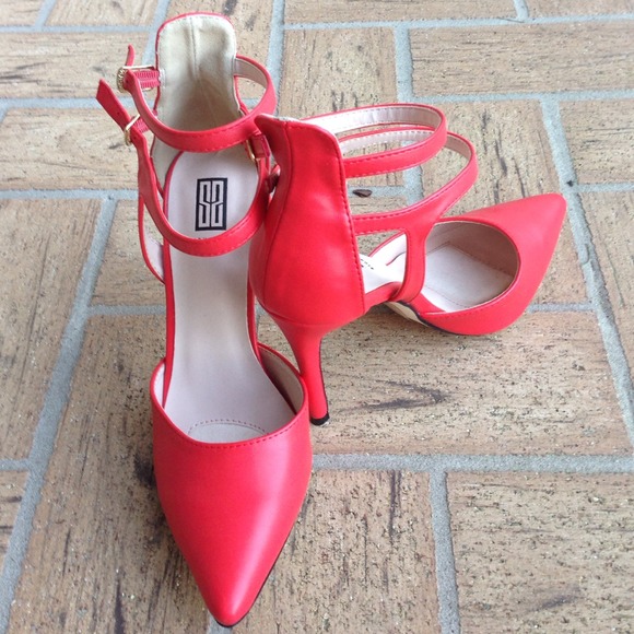 High Heels - Picture 2 of 4