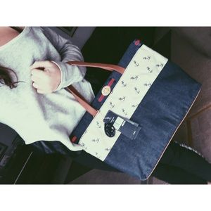 ON HOLD Tommy Hilfiger Purse