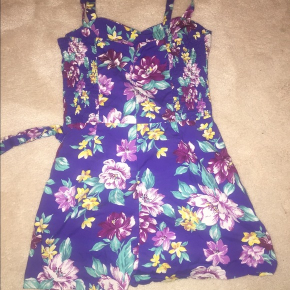 romper - Picture 3 of 3