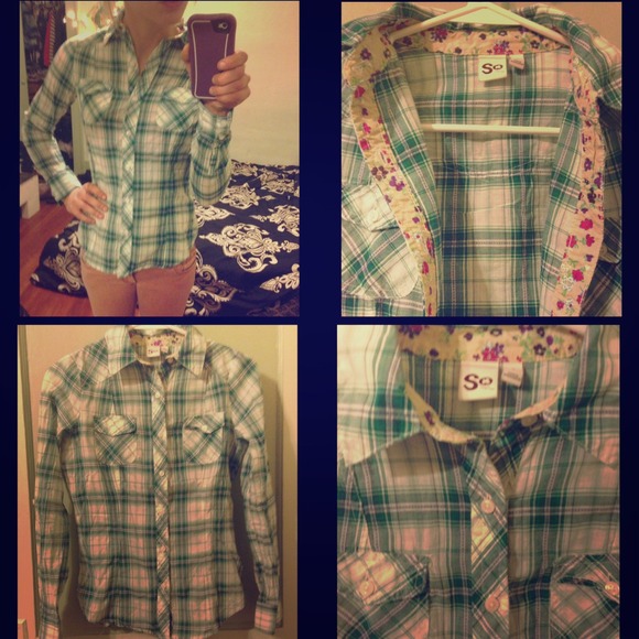 🔹Once Loved Green & White Flannel Button-Up!🔹
