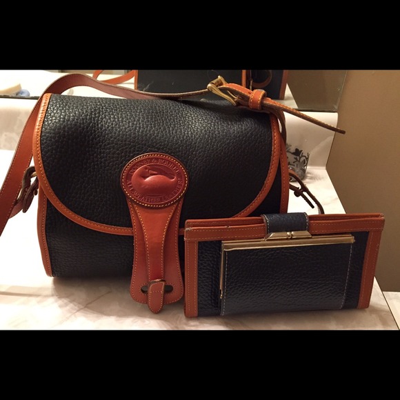 VINTAGE DOONEY AND BOURKE PURSE with WALLET - Picture 1 of 5