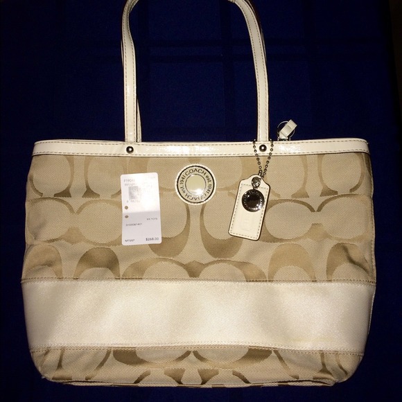 🌟SOLD🌟 COACH Tan Signature Stripe Purse Handbag - Picture 3 of 4