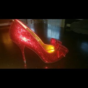 Red Glitter Holiday Pump