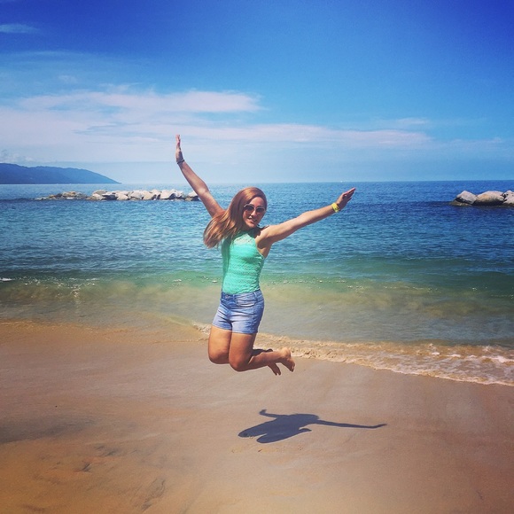 ❤️Meet the Posher❤️ - Picture 2 of 4