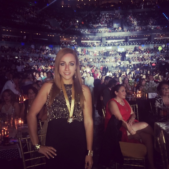 ❤️Meet the Posher❤️ - Picture 4 of 4