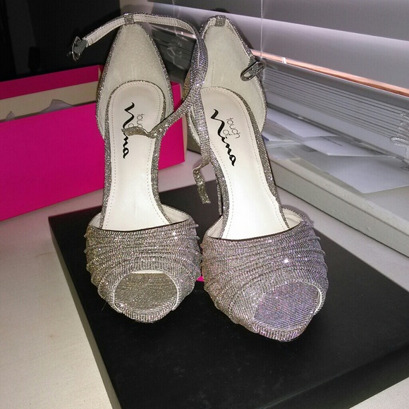 Heels - Picture 3 of 4