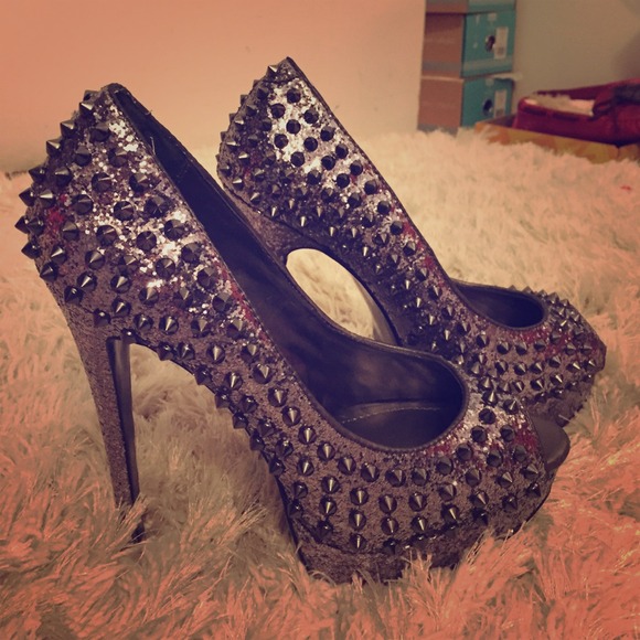 Silver studded peep-toe Steve Maddens