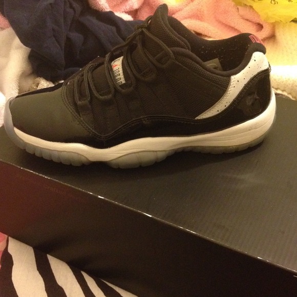 Air Jordan 11s Infrared sz 5.5