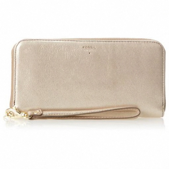 Sale!! Fossil Zip Clutch in Metallic!