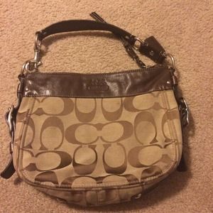 SOLD ON EBAY Coach hobo signature style brown