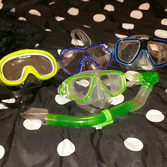 4 Goggles