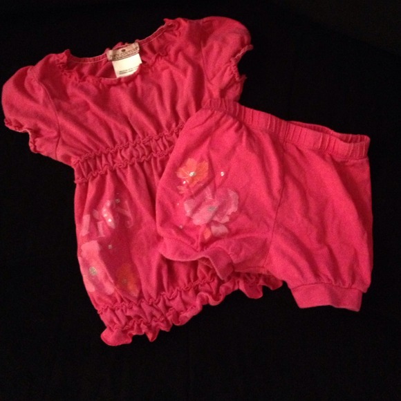 Juciy couture set! Size 18-24 months and 2 pants