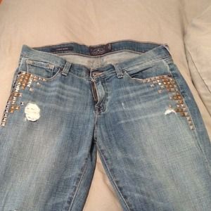 Ripped Lucky jeans light wash distressed