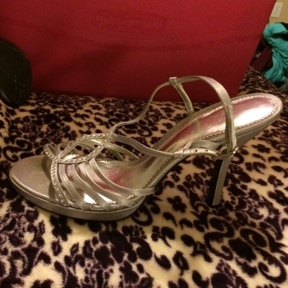 Heels - Picture 2 of 2