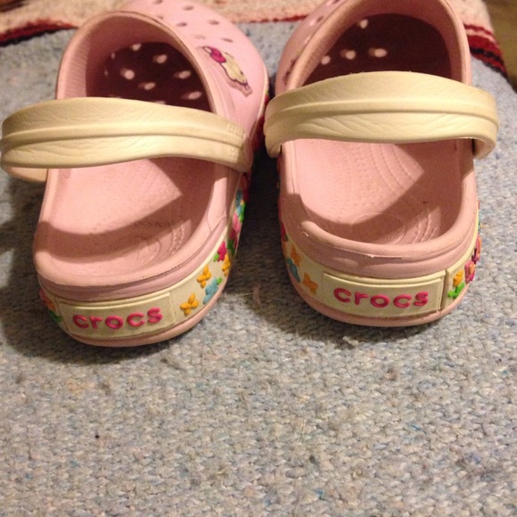 Children's Hello Kitty crocs - Picture 2 of 4