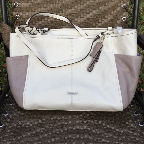 COACH PEBBLED LEATHER COLORBLOCK CARRIE TOTE - Picture 1 of 4