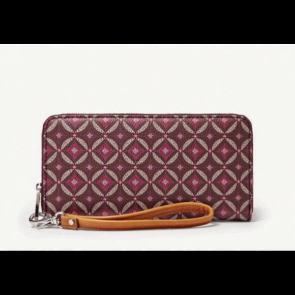 Fossil Purple Clutch!