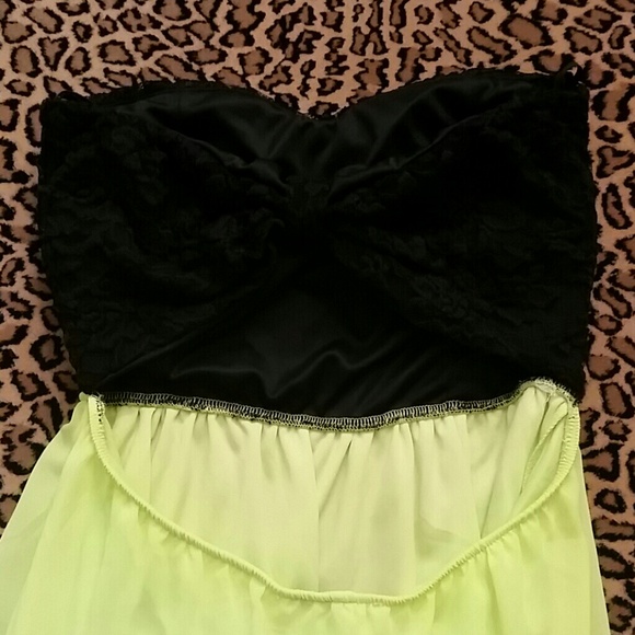 Dress - Picture 3 of 3