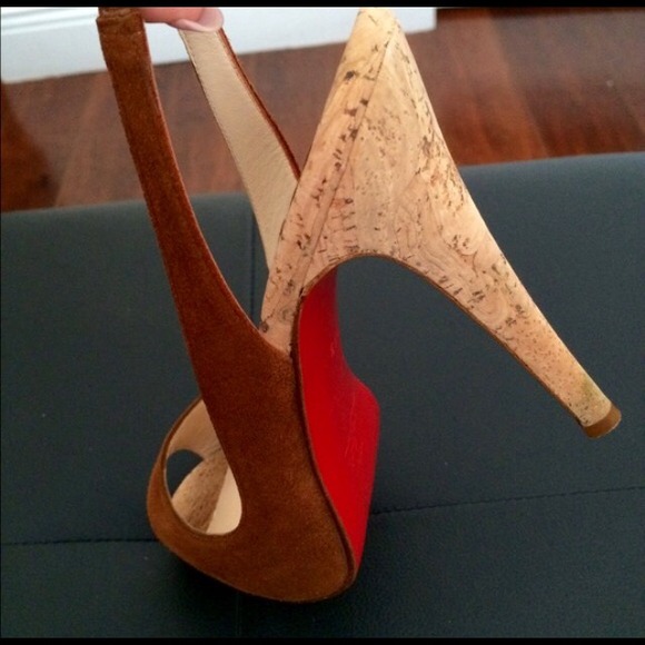 Authentic, 💯% Christian louboutin