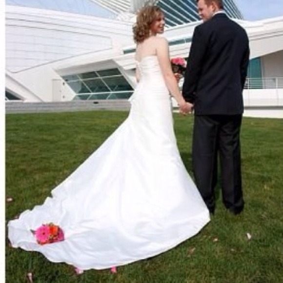 maggie sottero wedding gown - Picture 2 of 3
